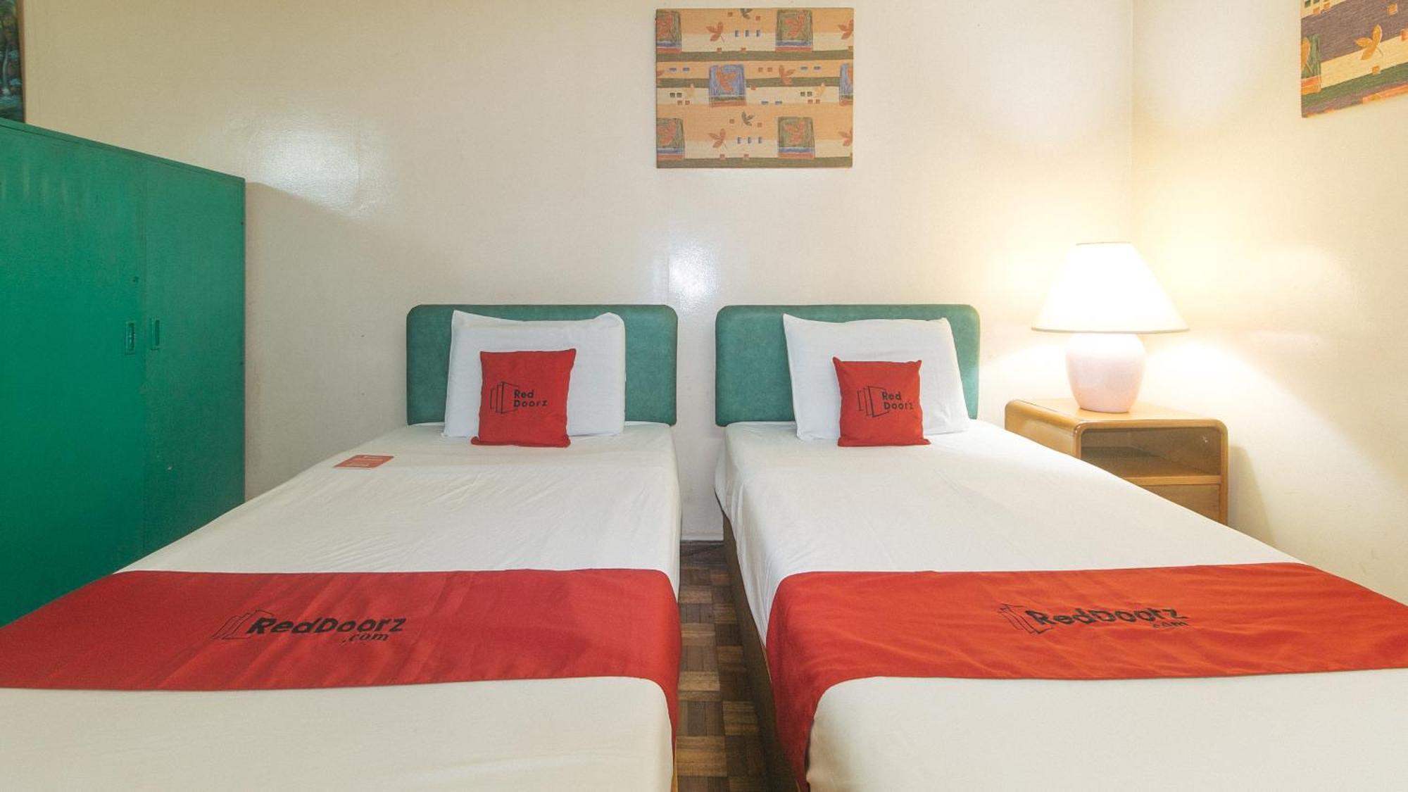 Reddoorz At Broadway Court Apartelle Кесон-Сіті Екстер'єр фото