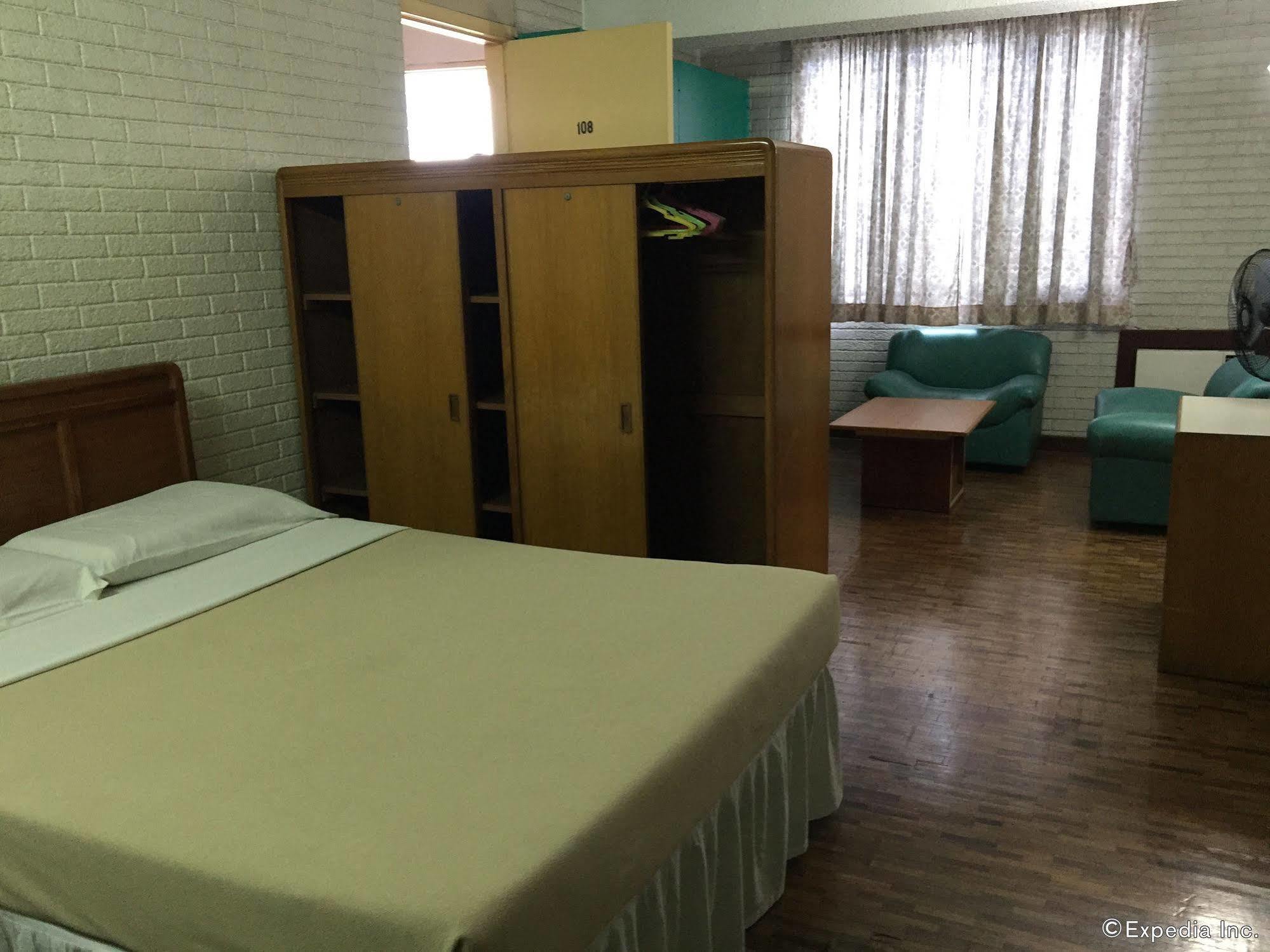 Reddoorz At Broadway Court Apartelle Кесон-Сіті Екстер'єр фото